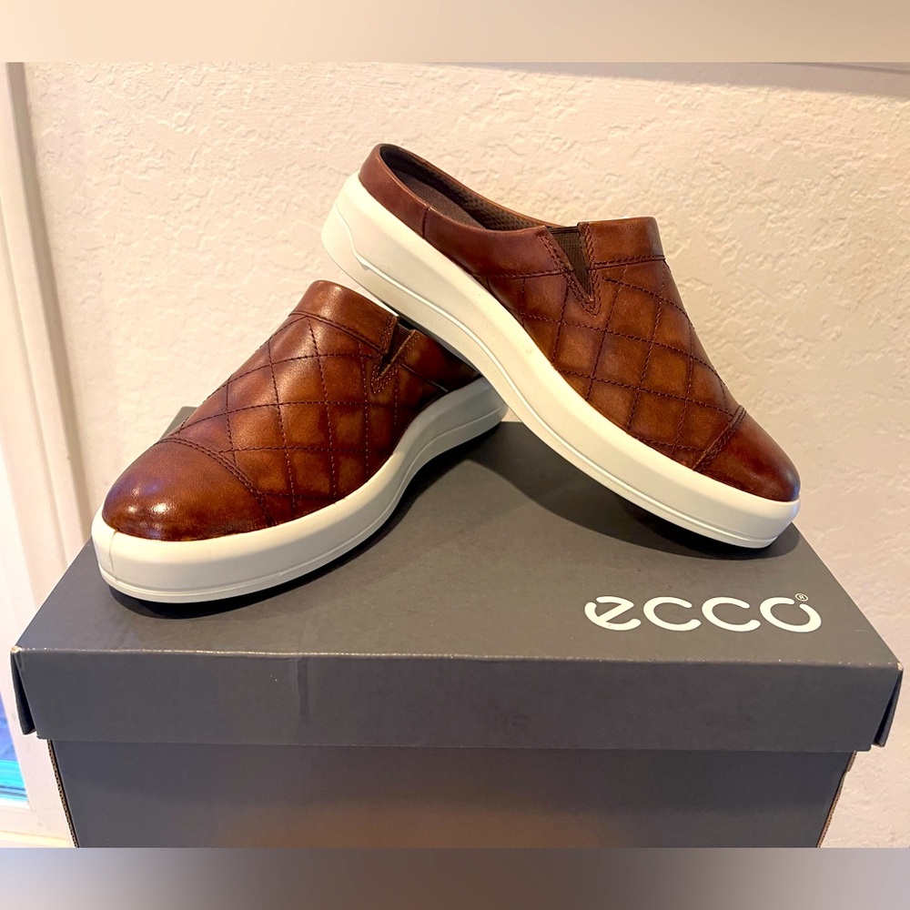 Ecco sneakers, slip on, brown color, soft 9 II quilted genuine leather